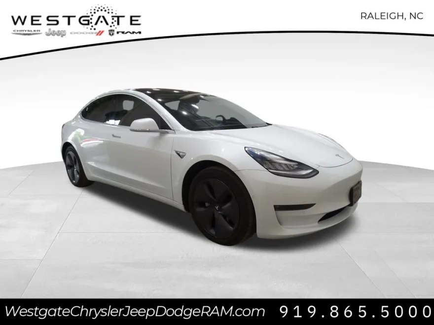 2020 Tesla Model 3 Long Range photo 1