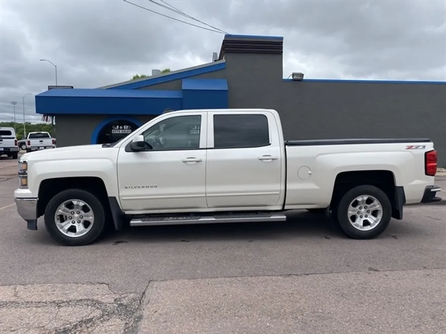 2015 Chevrolet Silverado 1500 LT photo 1