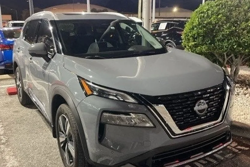 2023 Nissan Rogue SL photo 1