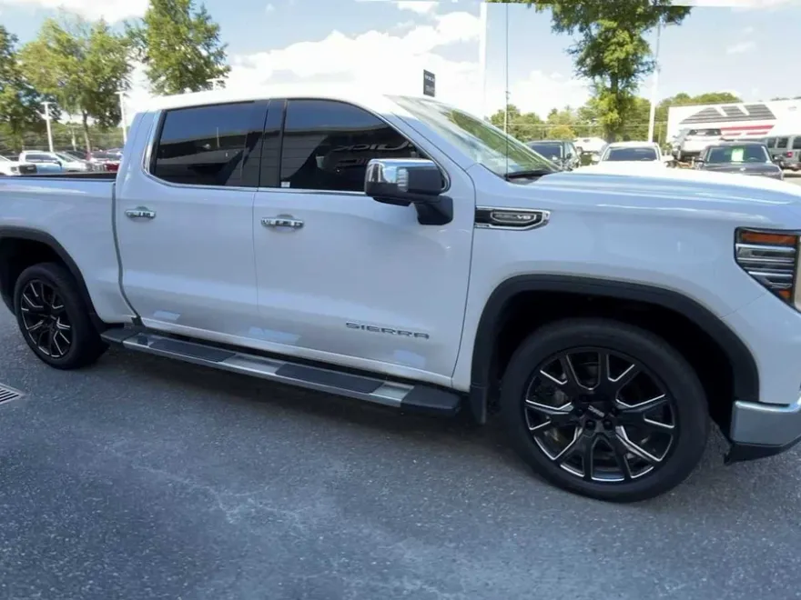2022 Gmc Sierra 1500 SLT photo 1