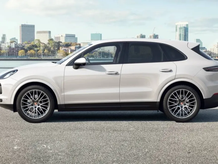 2023 Porsche Cayenne Platinum Edition photo 1