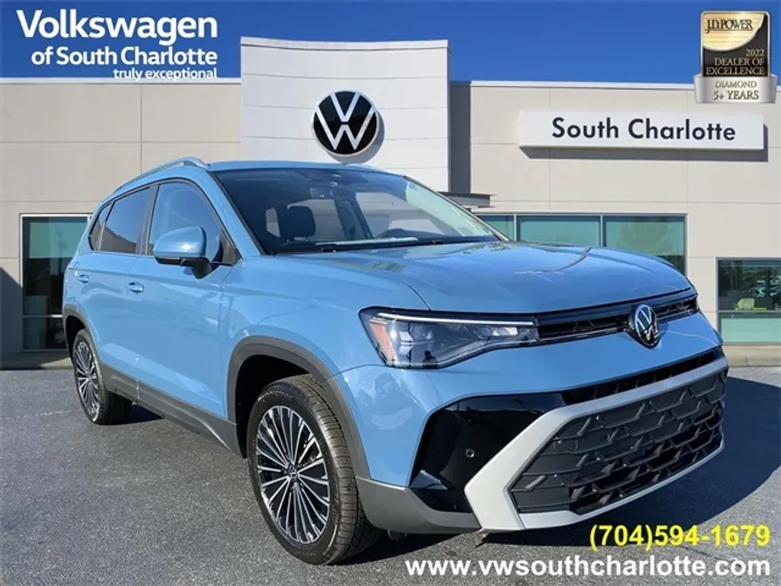 2025 Volkswagen Taos SE photo 1