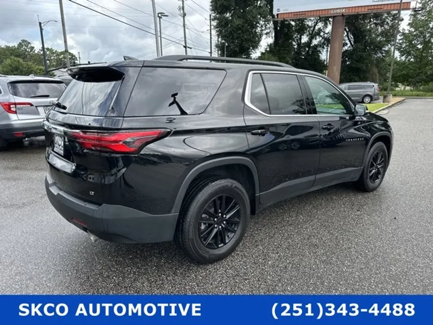 2023 Chevrolet Traverse Cloth 1LT photo 1