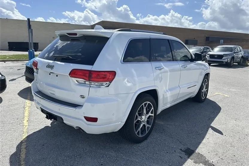 2019 Jeep Grand Cherokee Overland photo 1
