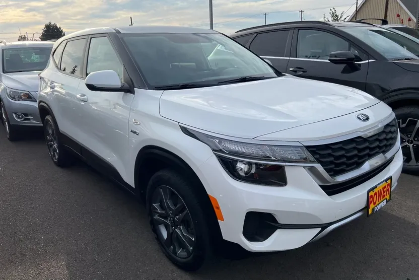 2021 Kia Seltos LX photo 1