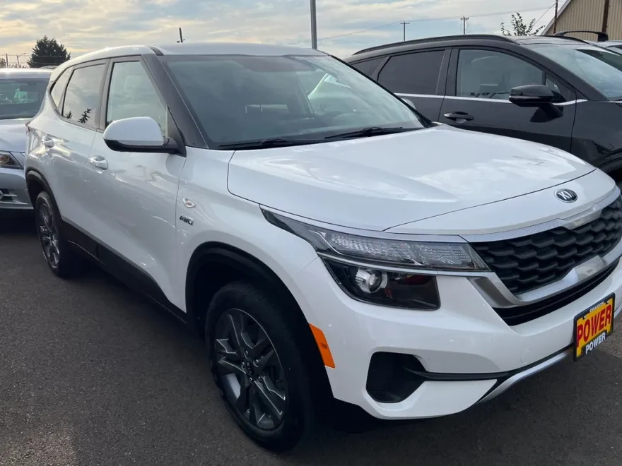 2021 Kia Seltos LX photo 1