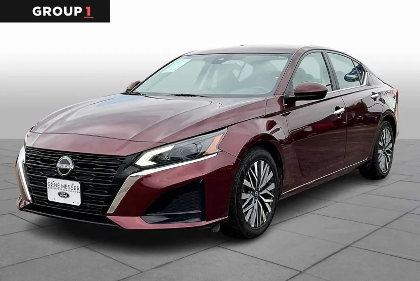 2023 Nissan Altima 2.5 SV photo 1