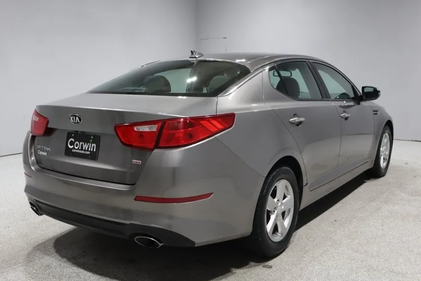 2015 Kia Optima LX photo 1