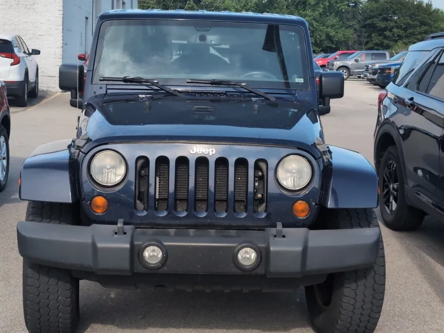 2013 Jeep Wrangler Unlimited Sahara photo 1