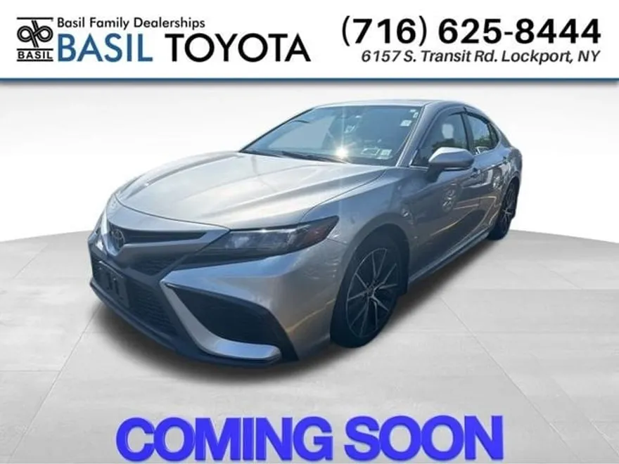 2022 Toyota Camry SE photo 1