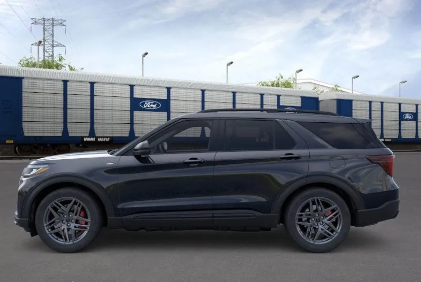 2025 Ford Explorer ST-Line photo 1