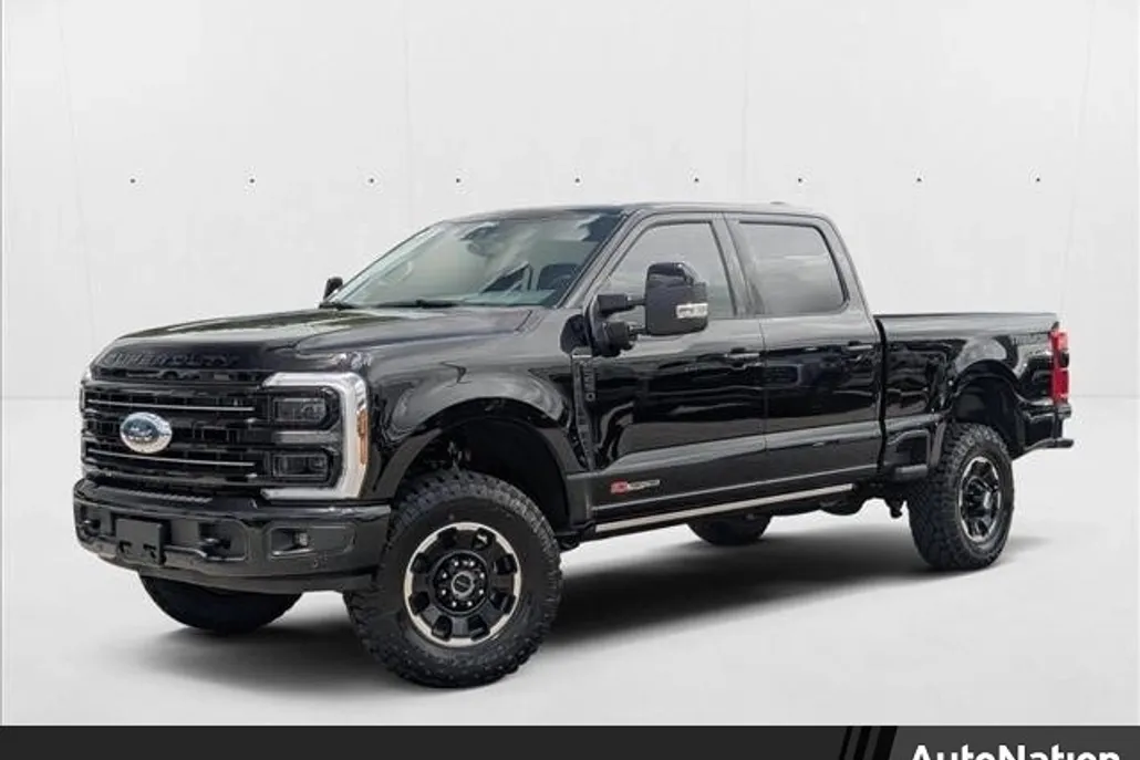 2025 Ford F-250 Platinum photo 1