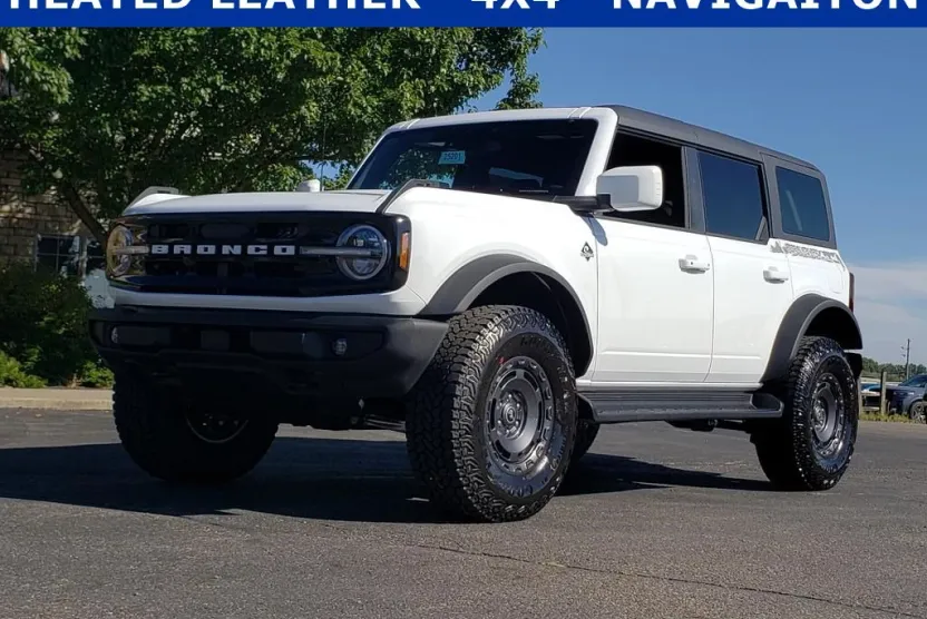 2025 Ford Bronco Outer Banks photo 1