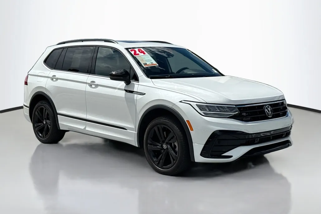 2024 Volkswagen Tiguan SE R-Line Black photo 1