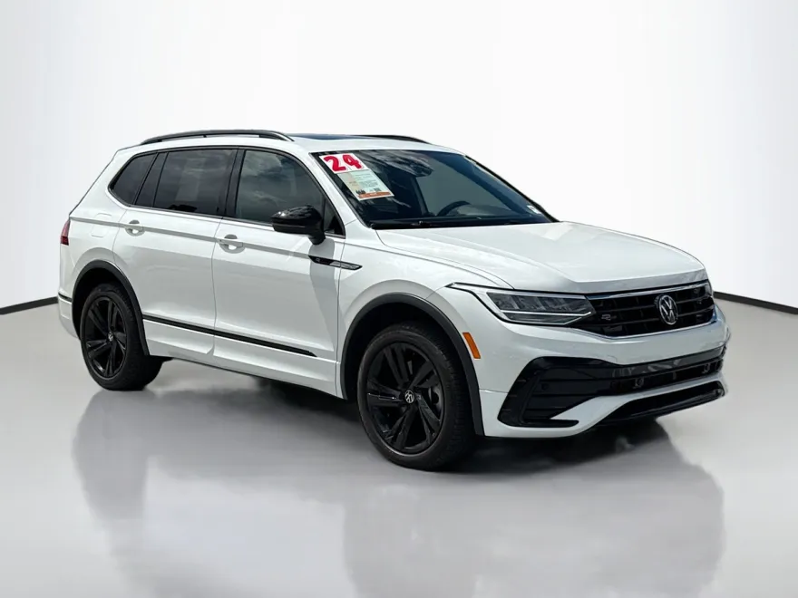 2024 Volkswagen Tiguan SE R-Line Black photo 1
