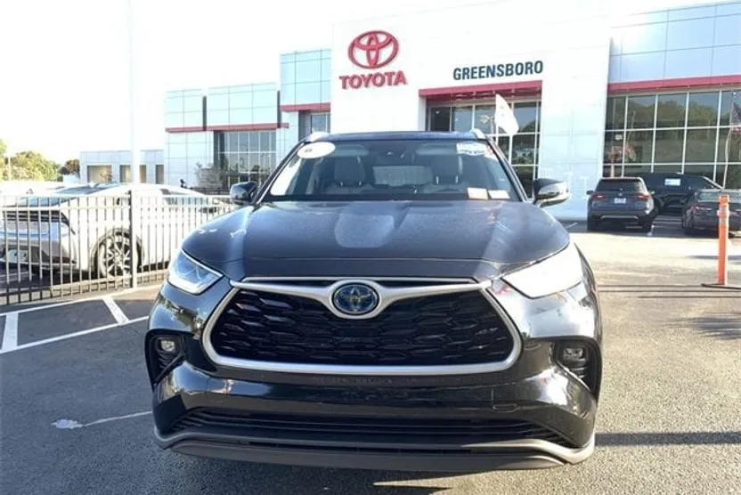 2023 Toyota Highlander Hybrid XLE photo 1