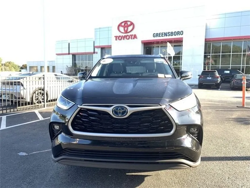 2023 Toyota Highlander Hybrid XLE photo 1
