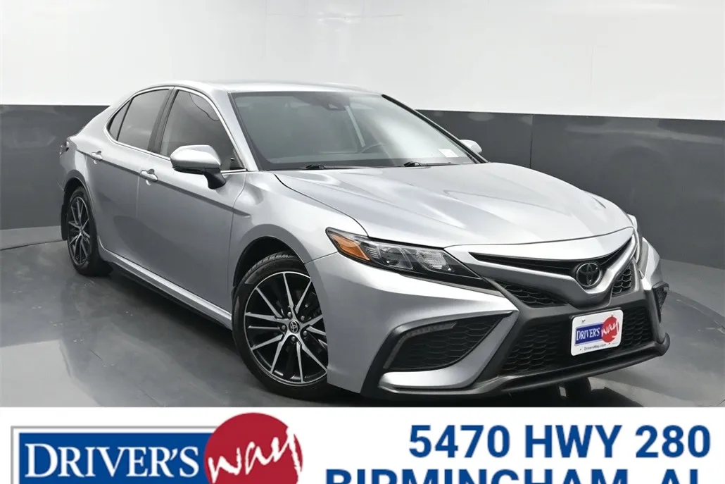 2023 Toyota Camry SE photo 1