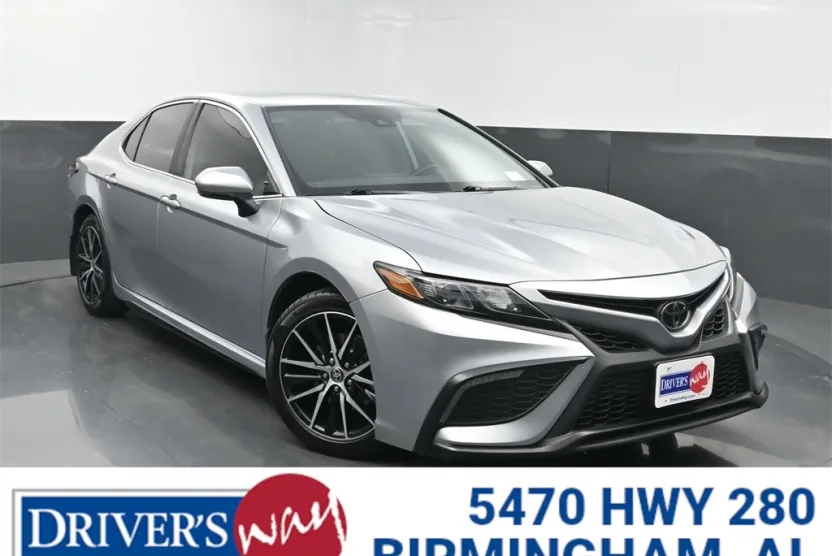 2023 Toyota Camry SE photo 1