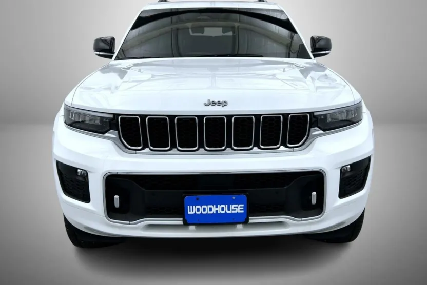2023 Jeep Grand Cherokee Overland photo 1
