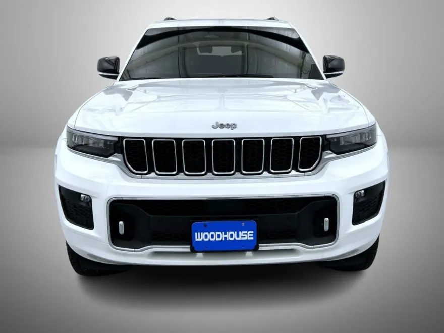 2023 Jeep Grand Cherokee Overland photo 1