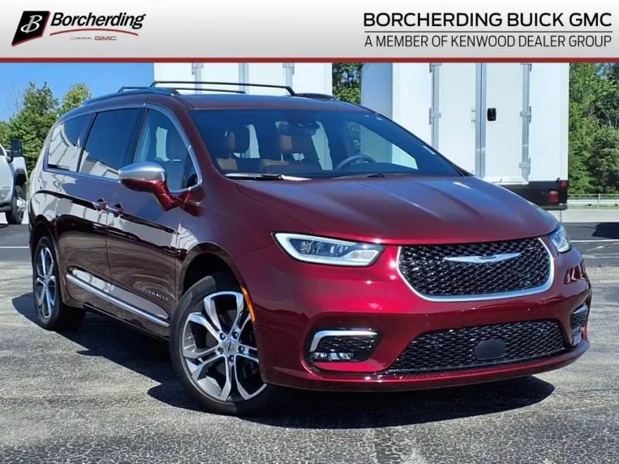 2022 Chrysler Pacifica Pinnacle photo 1