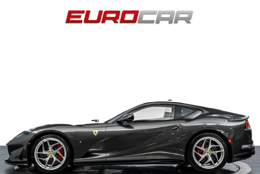 2019 Ferrari 812 Superfast Base photo 1