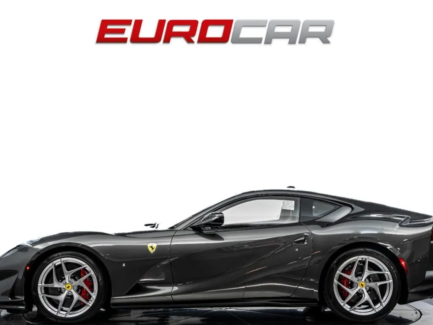 2019 Ferrari 812 Superfast Base photo 1
