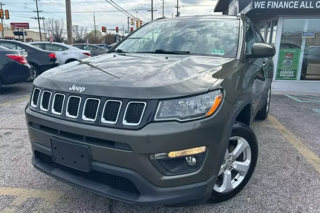 2018 Jeep Compass Latitude Sport photo 1
