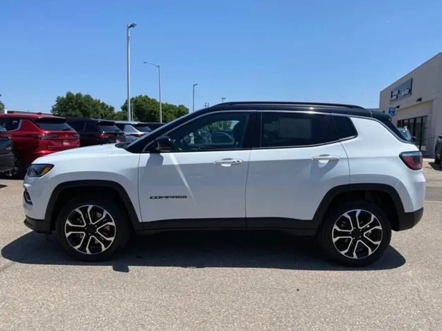 2024 Jeep Compass Limited photo 1