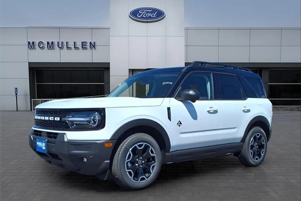 2025 Ford Bronco Sport Outer Banks photo 1