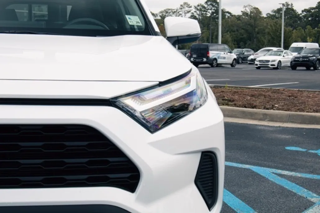 2024 Toyota RAV4 XLE photo 1