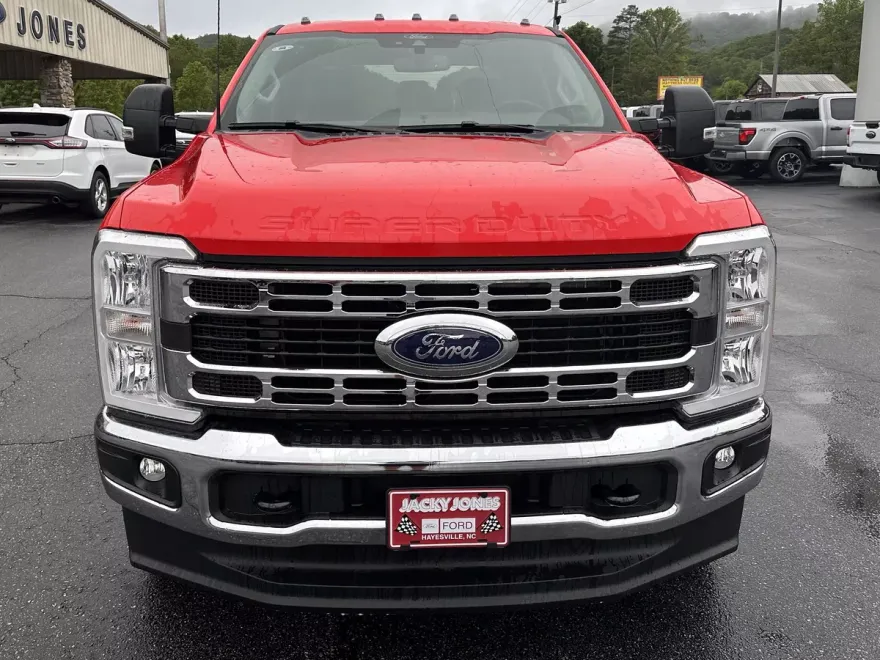 2025 Ford F-350 XLT photo 1