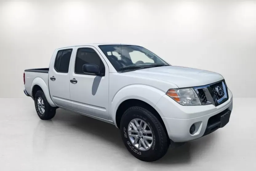 2014 Nissan Frontier SV photo 1