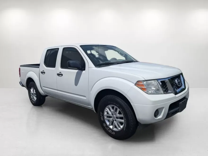 2014 Nissan Frontier SV photo 1