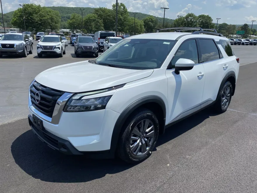 2025 Nissan Pathfinder SV photo 1