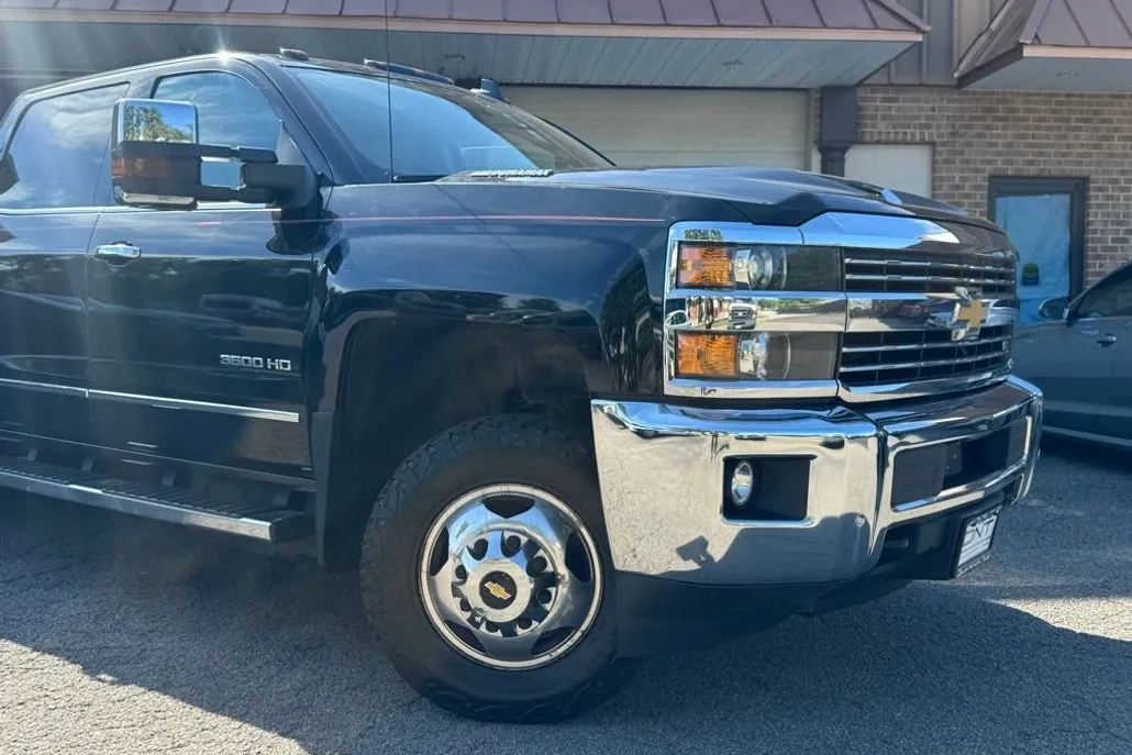 2019 Chevrolet Silverado 3500HD LTZ photo 1