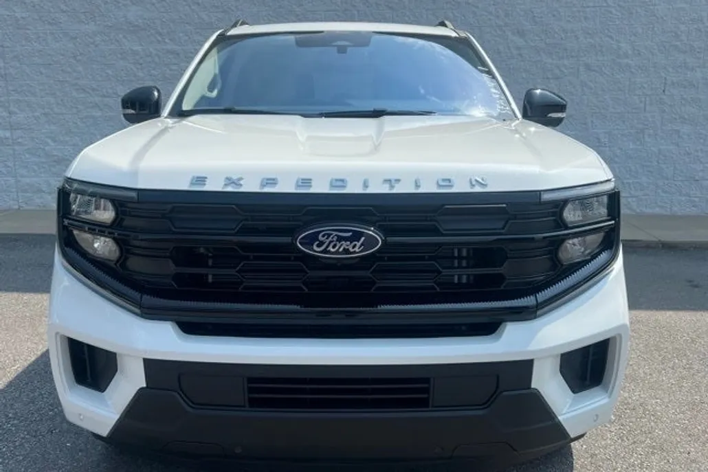2025 Ford Expedition MAX photo 1
