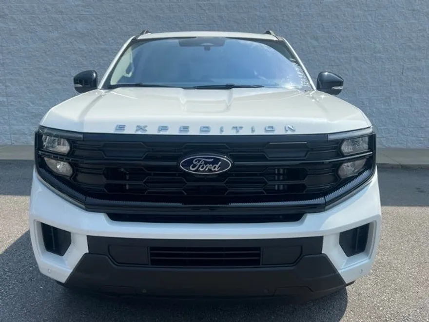 2025 Ford Expedition MAX photo 1