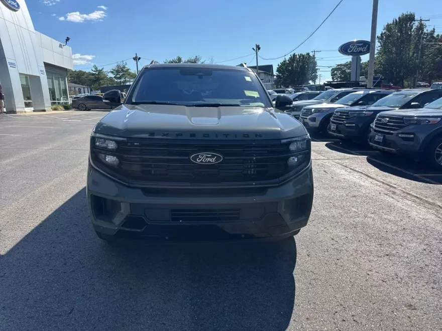 2025 Ford Expedition Platinum photo 1