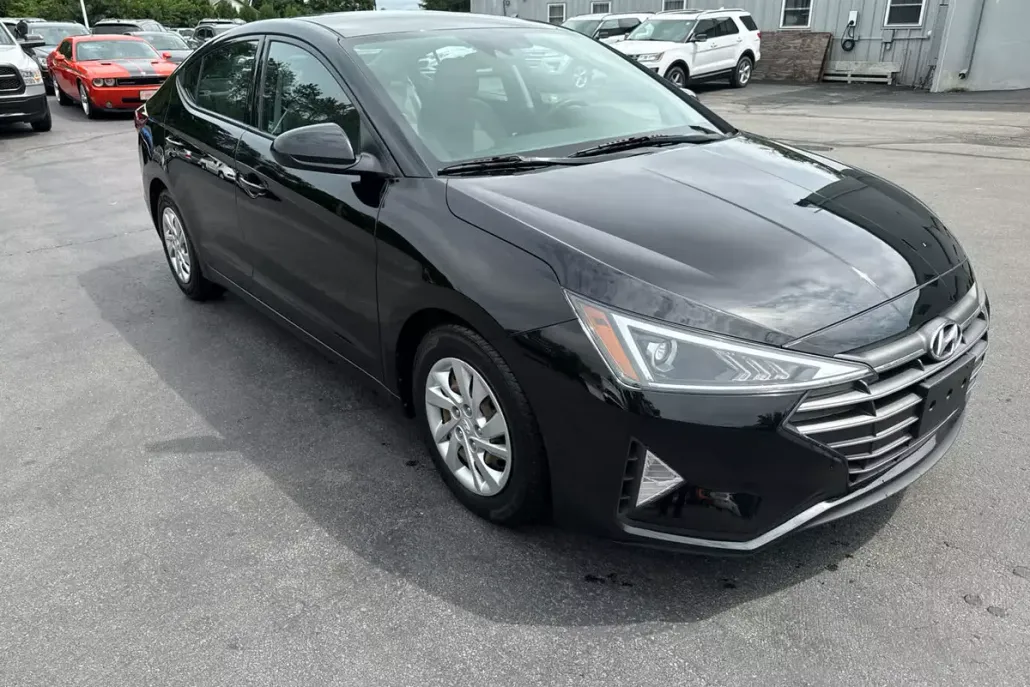 2020 Hyundai Elantra SE photo 1
