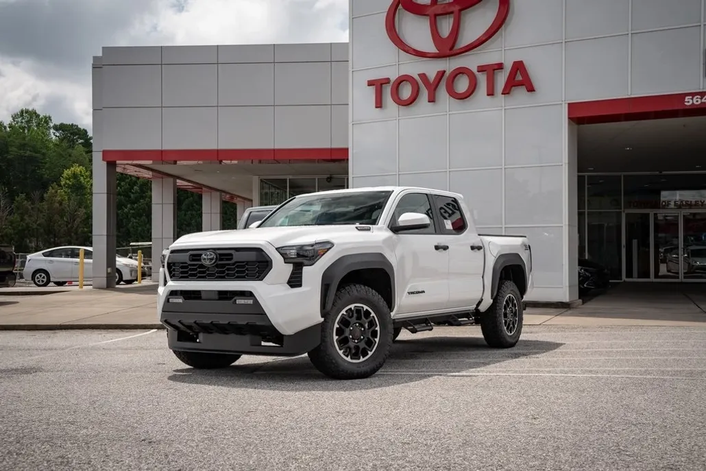 2025 Toyota Tacoma TRD Off-Road Double Cab photo 1