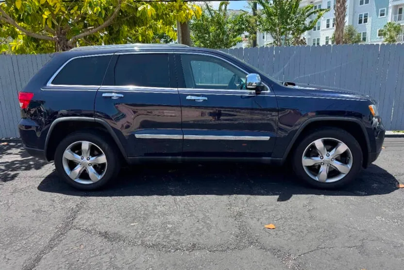 2012 Jeep Grand Cherokee Overland photo 1