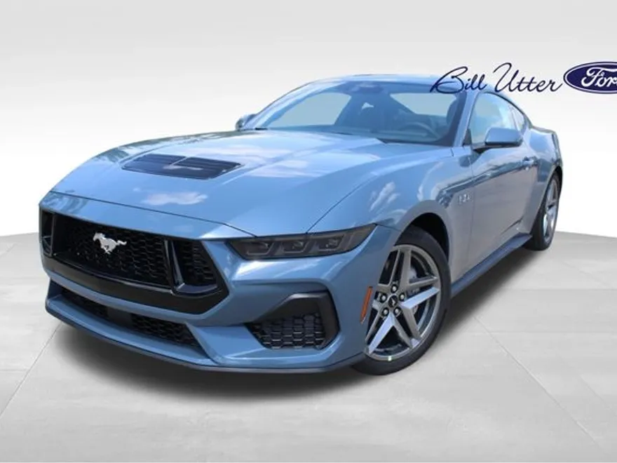 2025 Ford Mustang GT photo 1