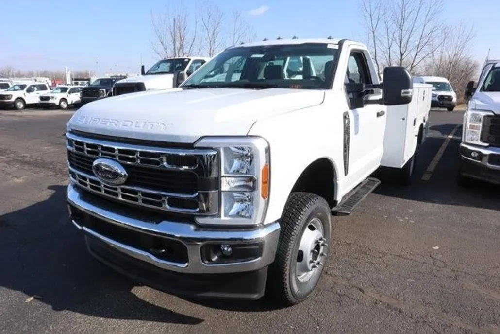 2024 Ford F-350 XL photo 1