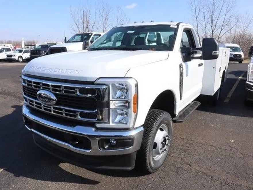 2024 Ford F-350 XL photo 1