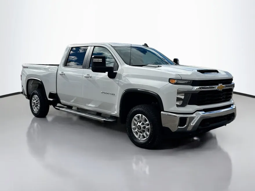 2024 Chevrolet Silverado 2500HD LT photo 1