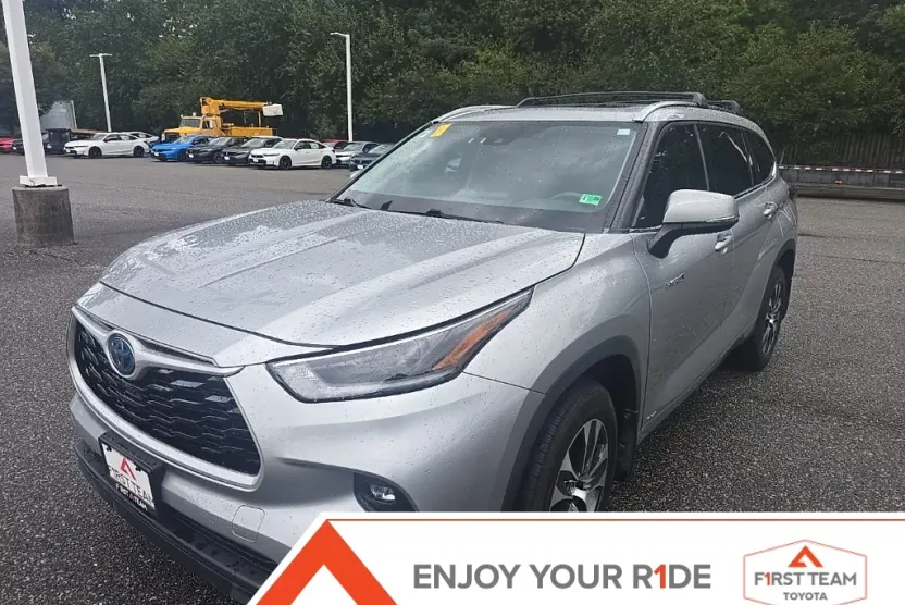 2021 Toyota Highlander Hybrid XLE photo 1