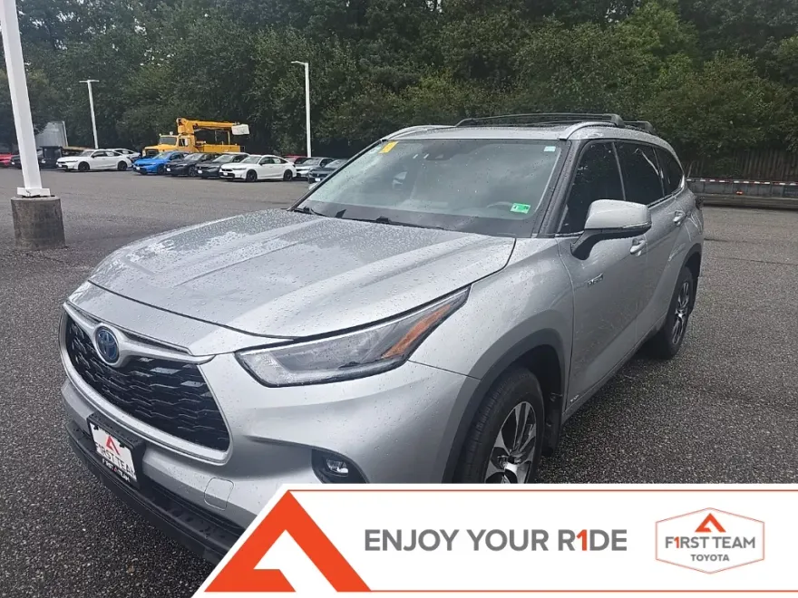 2021 Toyota Highlander Hybrid XLE photo 1