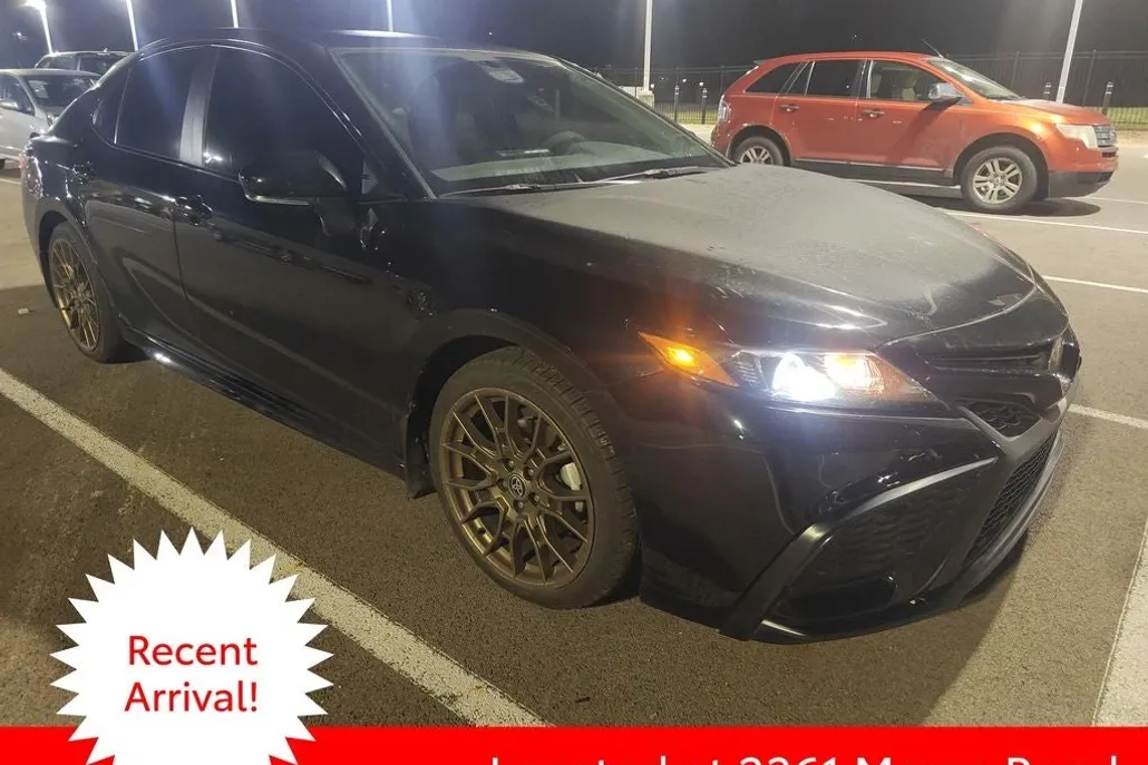 2023 Toyota Camry SE photo 1